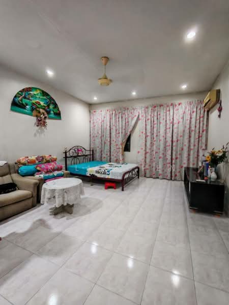 Servis Apartment untuk Disewa di D'Ambience Residences (Pangsapuri Ikatan Flora) - Kelly Chen - Living Room - PropertyGuru.com.my