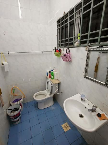 Servis Apartment untuk Disewa di D'Ambience Residences (Pangsapuri Ikatan Flora) - Kelly Chen - Bathroom - PropertyGuru.com.my