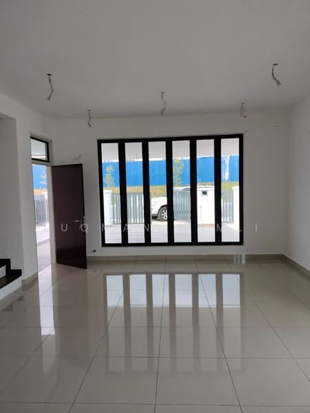 Rumah Teres 2 Tingkat untuk Dijual di Semenyih (Selangor) - Luqman Ramli - Living Room - PropertyGuru.com.my