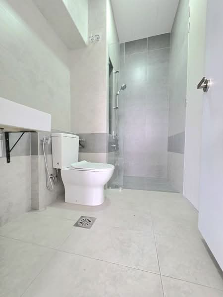 Semi-Detached House for Sale in Sungai Buloh (Selangor) - Afiqah . - Bathroom - PropertyGuru.com.my