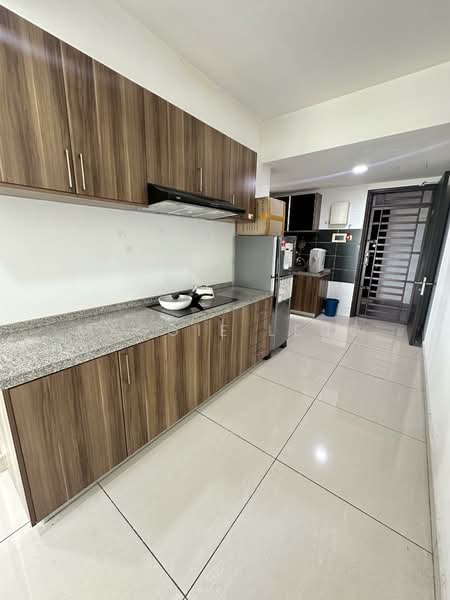 Service Residence for Sale at D'Inspire Residence (Inspira Bestari) - Maggie Leng - Kitchen - PropertyGuru.com.my