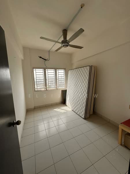 Kondominium untuk Dijual di Nusa Mewah Villa Condominium - Elsis Liew - Bedroom - PropertyGuru.com.my