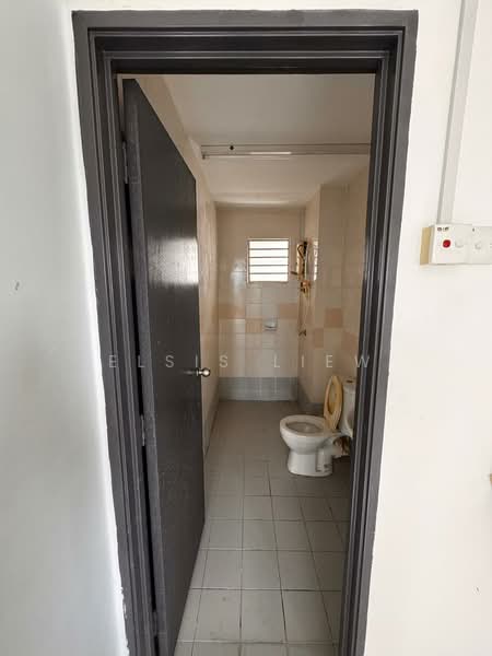 Kondominium untuk Dijual di Nusa Mewah Villa Condominium - Elsis Liew - Bathroom - PropertyGuru.com.my