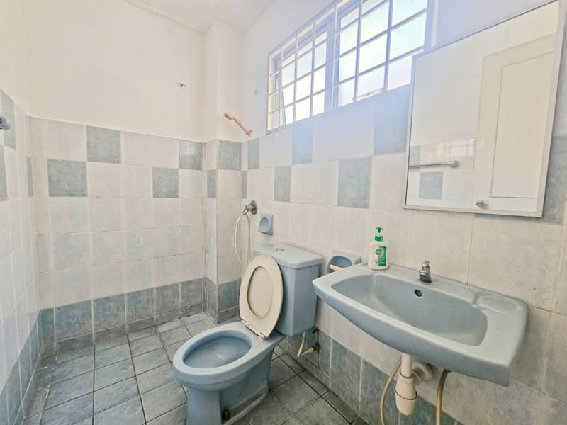 2-storey Terraced House for Sale in Putra Permai (Subang Jaya) - Nobeille Chung - Bathroom - PropertyGuru.com.my