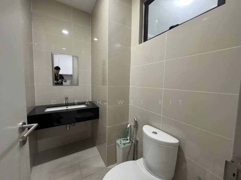 Servis Apartment untuk Disewa di Sapphire Paradigm - Cheah Wei Kit - Bathroom - PropertyGuru.com.my