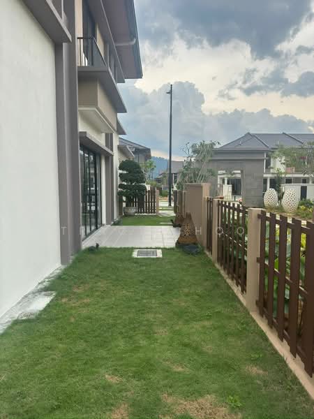 Semi-Detached House for Sale in Rawang (Selangor) - Tracy Choo - Exterior - PropertyGuru.com.my