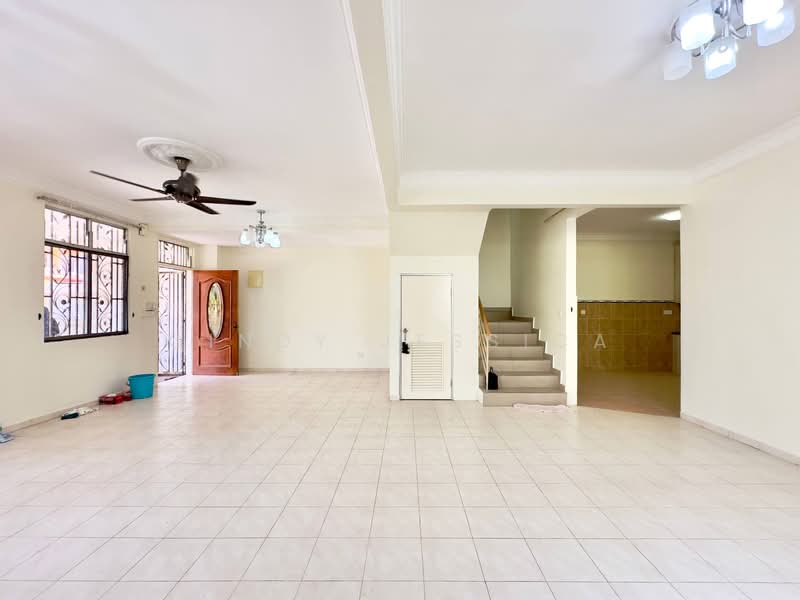 2-storey Terraced House for Sale in Sepang (Selangor) - Cindy Jessica - Living Room - PropertyGuru.com.my