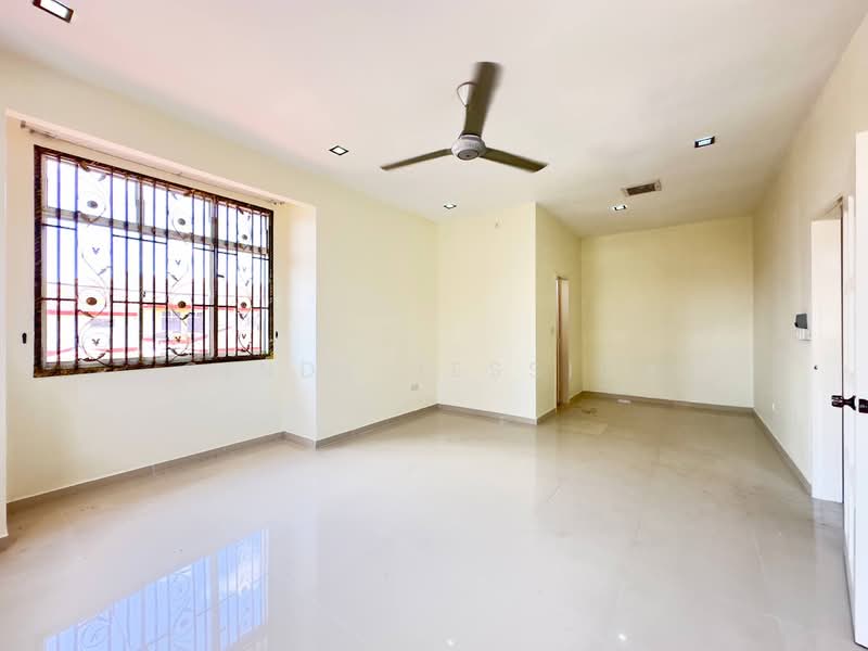 2-storey Terraced House for Sale in Sepang (Selangor) - Cindy Jessica - Living Room - PropertyGuru.com.my