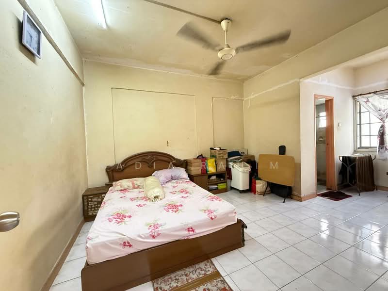 Condominium for Sale at Anjung Villa - Nadia Rahim - Bedroom - PropertyGuru.com.my
