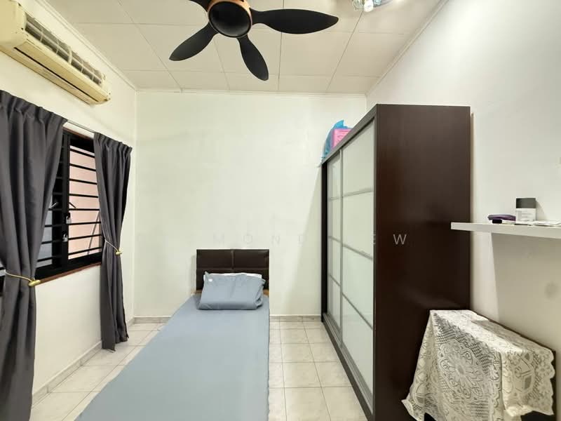 2-storey Terraced House for Sale in Taman Mutiara Rini (Skudai) - Desmond Lew - Bedroom - PropertyGuru.com.my