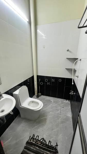 1-storey Terraced House for Rent in Taman Perling (Perling) - Ee Fong Toh - Bathroom - PropertyGuru.com.my