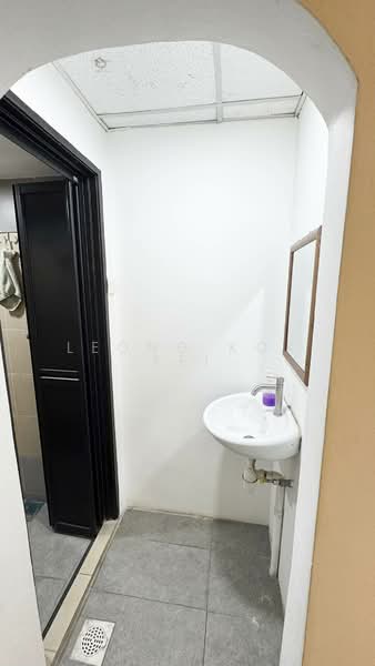 Shop for Rent in SS 21, Damansara Utama (Petaling Jaya) - Leong Kok Fei - Bathroom - PropertyGuru.com.my