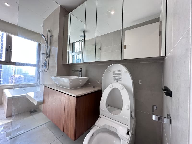 Service Residence for Sale at Stonor 3 - Lincoln Thye - Master Bathroom - PropertyGuru.com.my