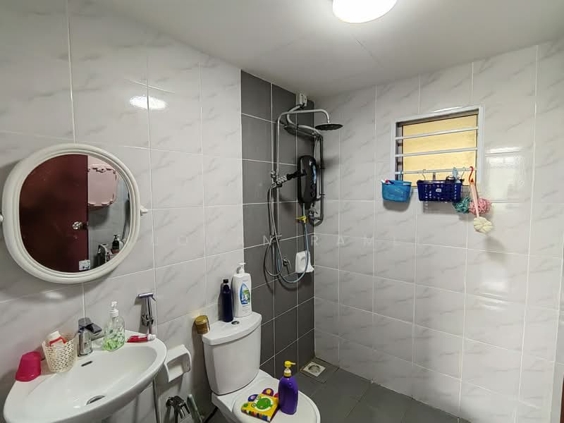 Pangsapuri untuk Dijual di Larai Apartment Presint 6 @ Putrajaya - Luqman Ramli - Bathroom - PropertyGuru.com.my