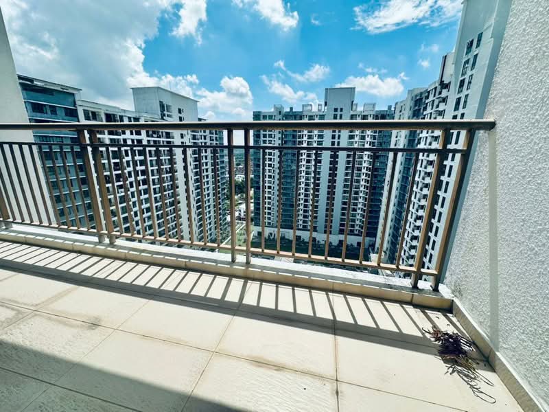 Servis Apartment untuk Dijual di The Garden Residences - Sam . - Balcony - PropertyGuru.com.my
