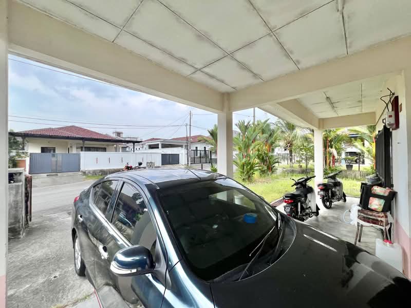 Bungalow for Sale in Taman Pinggiran Putra (Seri Kembangan) - Izzah Alias - PropertyGuru.com.my