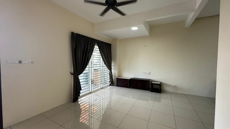 2-storey Terraced House for Rent in Bandar Tasek Mutiara (Simpang Ampat) - Yusen . - Living Room - PropertyGuru.com.my