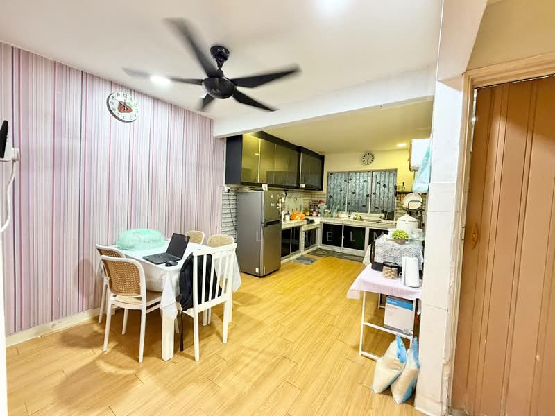 2-storey Terraced House for Sale in Seksyen 25 (Shah Alam) - SAIFUL HELMI - Kitchen - PropertyGuru.com.my