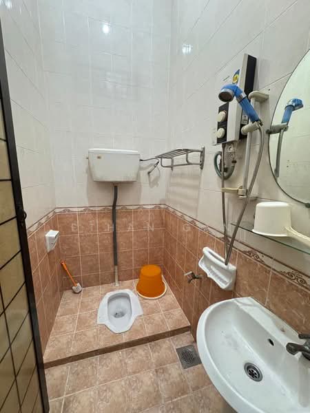1-storey Terraced House for Sale in Taman Johor Jaya (Johor Bahru) - Ethan Gan - Bathroom - PropertyGuru.com.my
