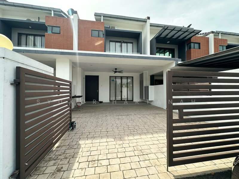 Rumah Teres 2 Tingkat untuk Dijual di Puncak Alam (Selangor) - Syukor Hartanah - Exterior - PropertyGuru.com.my
