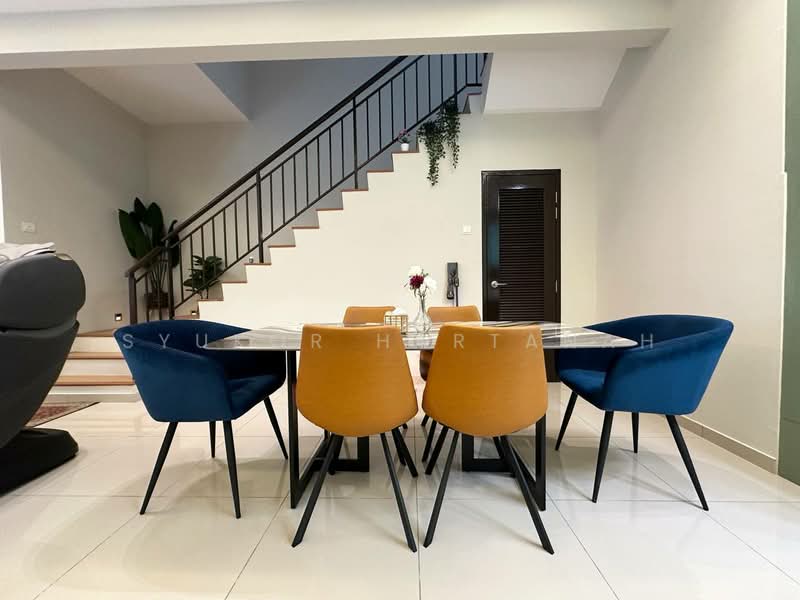Rumah Teres 2 Tingkat untuk Dijual di Puncak Alam (Selangor) - Syukor Hartanah - Dining Room - PropertyGuru.com.my