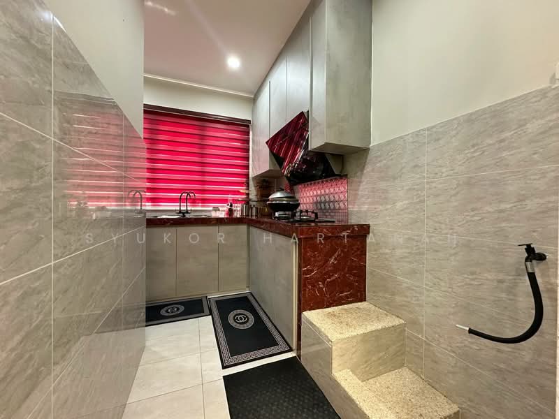Rumah Teres 2 Tingkat untuk Dijual di Puncak Alam (Selangor) - Syukor Hartanah - Kitchen - PropertyGuru.com.my
