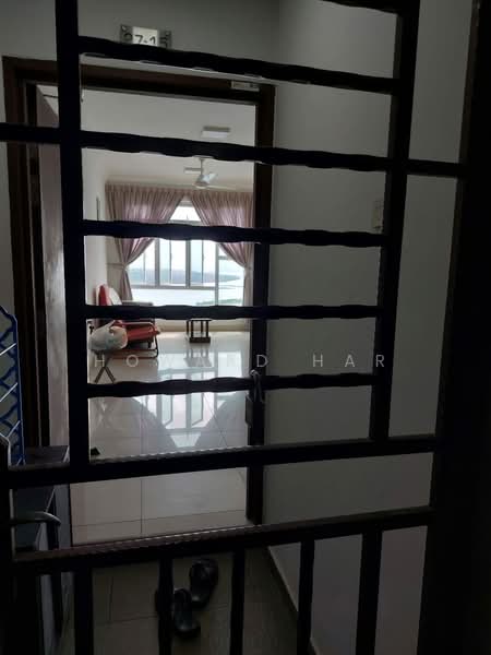 Service Residence for Sale at Pangsapuri Tanah Emas (Golden Sands) - Howard Har - Living Room - PropertyGuru.com.my
