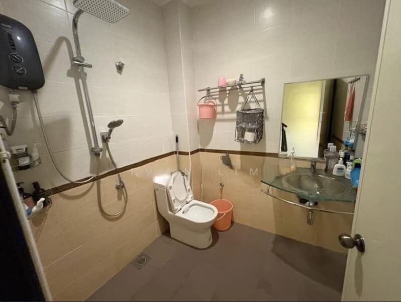 Rumah Teres 2 Tingkat untuk Dijual di Taman Desa (Kuala Lumpur) - Ivan Lim - Bathroom - PropertyGuru.com.my