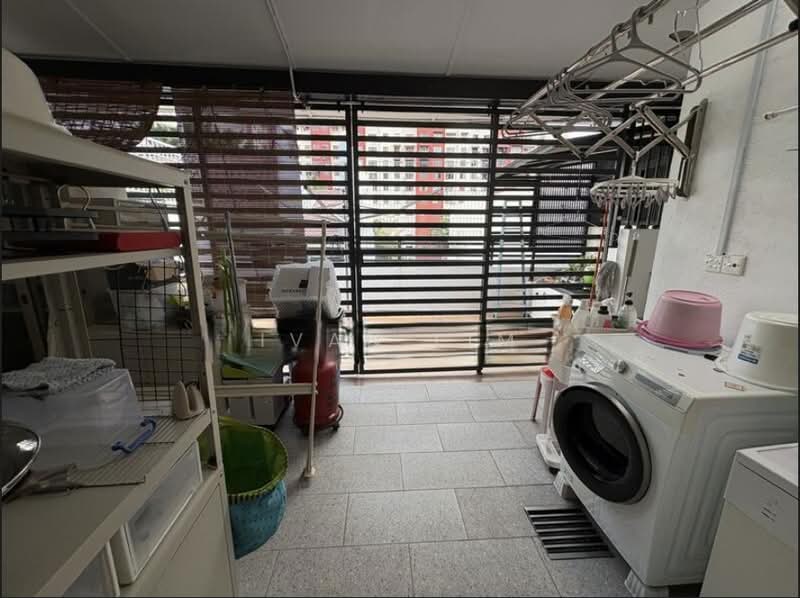 Rumah Teres 2 Tingkat untuk Dijual di Taman Desa (Kuala Lumpur) - Ivan Lim - Balcony - PropertyGuru.com.my