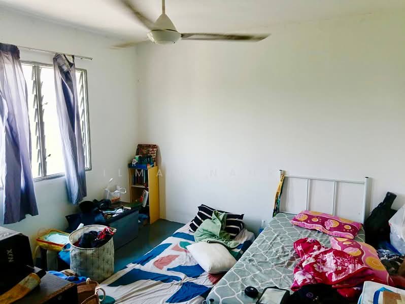 Pangsapuri untuk Dijual di Gapura Bayu - Ilman Nahri - Bedroom - PropertyGuru.com.my