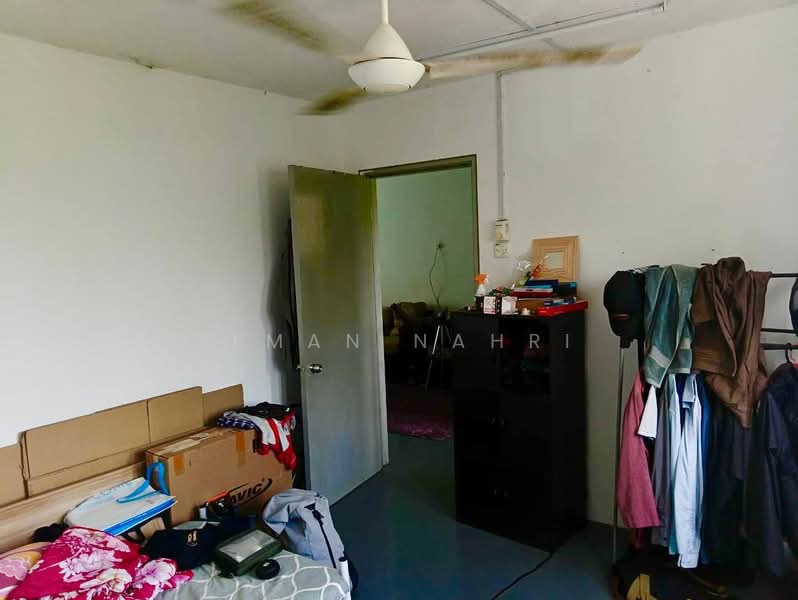 Pangsapuri untuk Dijual di Gapura Bayu - Ilman Nahri - Bedroom - PropertyGuru.com.my
