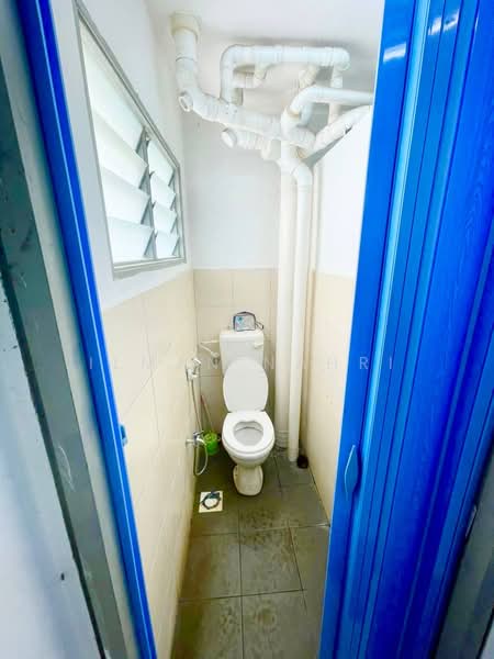 Pangsapuri untuk Dijual di Gapura Bayu - Ilman Nahri - Bathroom - PropertyGuru.com.my