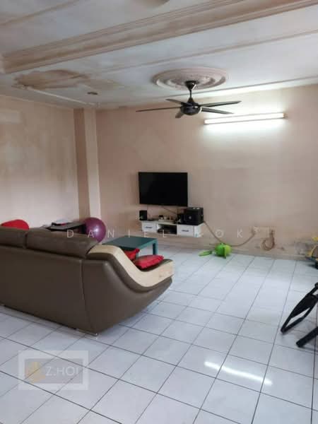 2-storey Terraced House for Sale in Taman Bayu Perdana (Klang) - Daniel Kok - Living Room - PropertyGuru.com.my