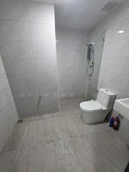 Servis Apartment untuk Disewa di Altris Residences @ The Quartz WM - Desmond Low - Bathroom - PropertyGuru.com.my