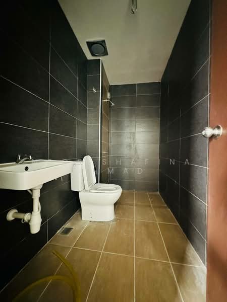 Semi-Detached House for Sale in Seberang Perai (Penang) - Noor Shafina Ahmad - Bathroom - PropertyGuru.com.my