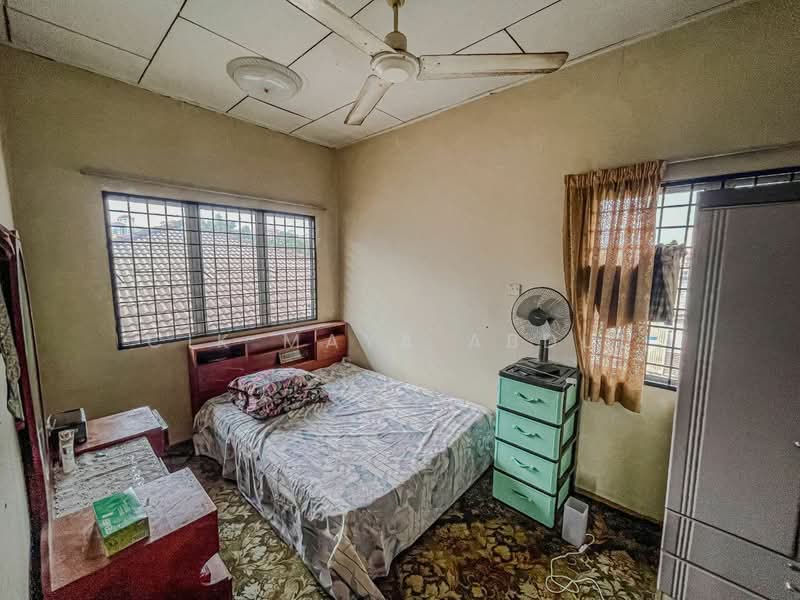 Rumah Banglo untuk Dijual di Ampang (Kuala Lumpur) - Cik Maya Abdul - Bedroom - PropertyGuru.com.my