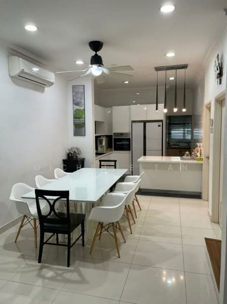 3-storey Terraced House for Sale in Shah Alam (Selangor) - Michelle Tan - Dining Room - PropertyGuru.com.my