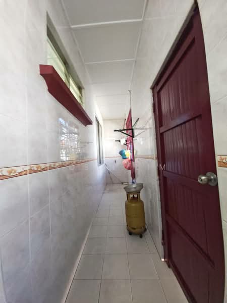 1-storey Terraced House for Sale in Taman Impian Emas (Skudai) - Robin Lim - Corridor - PropertyGuru.com.my