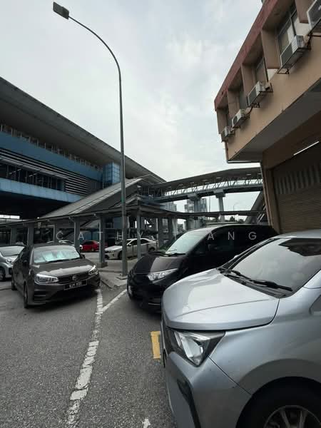 Shop / Office for Sale in Taman Balakong Jaya (Balakong) - Cathy Tiang - Car Park - PropertyGuru.com.my