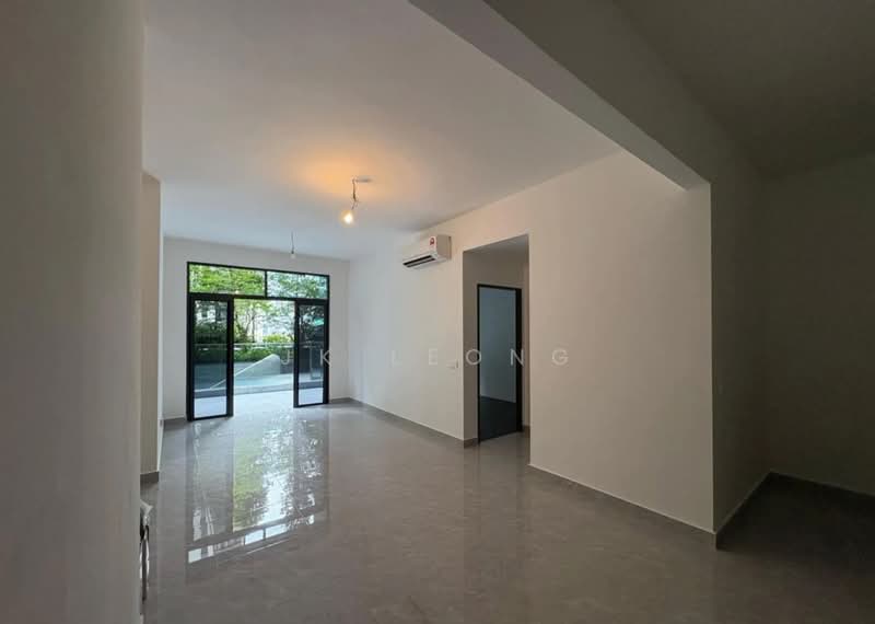 Servis Apartment untuk Disewa di Altris Residences @ The Quartz WM - JK Leong - Living Room - PropertyGuru.com.my