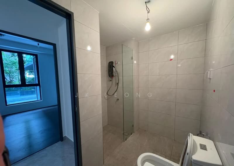 Servis Apartment untuk Disewa di Altris Residences @ The Quartz WM - JK Leong - Bathroom - PropertyGuru.com.my