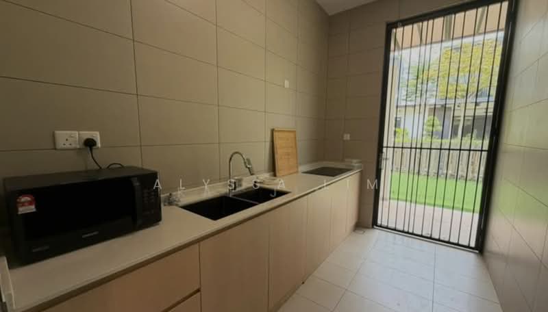 Semi-Detached House for Rent in Senibong (Permas Jaya) - Alyssa Lim - Kitchen - PropertyGuru.com.my