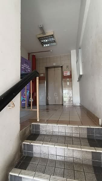 Office for Rent in Usj 9 (Subang Jaya) - Felicia Poh - Entrance Lift - PropertyGuru.com.my