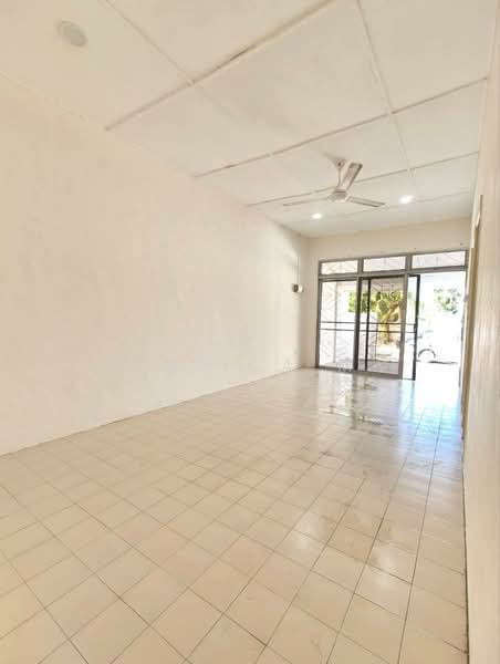 1-storey Terraced House for Rent in Taman Johor Jaya (Johor Bahru) - Jessica Ma - Living Room - PropertyGuru.com.my