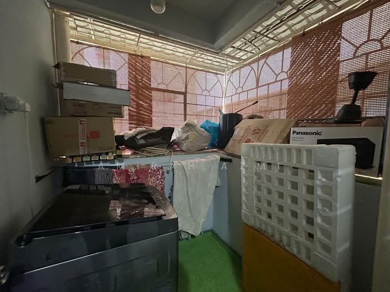 Pangsapuri untuk Dijual di Pangsapuri Mawar Sari - Amirah Azmi - Balcony - PropertyGuru.com.my