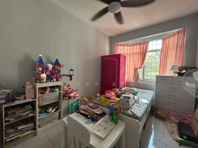 Pangsapuri untuk Dijual di Pangsapuri Mawar Sari - Amirah Azmi - Bedroom - PropertyGuru.com.my