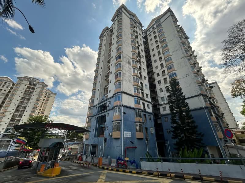 Pangsapuri untuk Dijual di Pangsapuri Mawar Sari - Amirah Azmi - Exterior - PropertyGuru.com.my