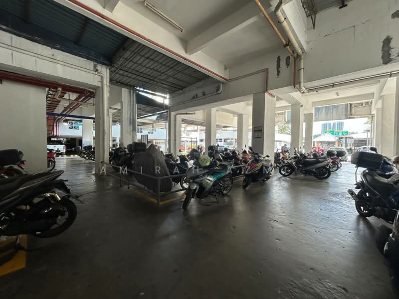 Pangsapuri untuk Dijual di Pangsapuri Mawar Sari - Amirah Azmi - Car Park - PropertyGuru.com.my