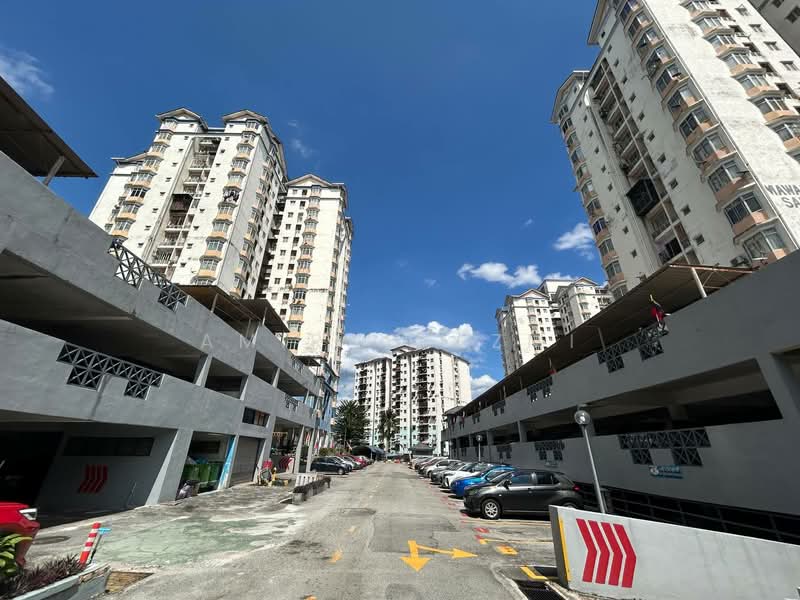 Pangsapuri untuk Dijual di Pangsapuri Mawar Sari - Amirah Azmi - Exterior - PropertyGuru.com.my