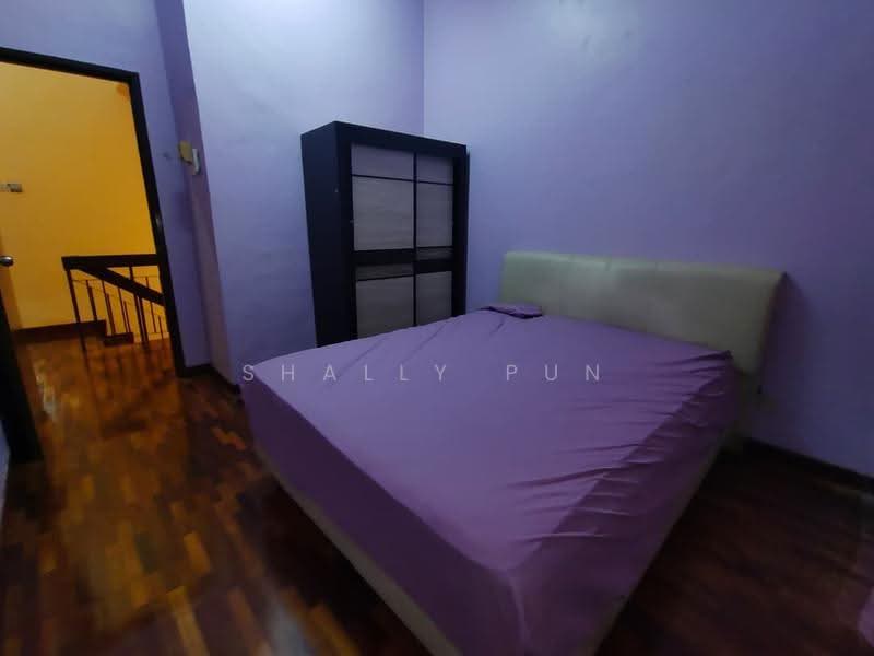 Rumah Teres 2-Tingkat untuk Disewa di Puchong (Selangor) - Shally Pun - Bedroom - PropertyGuru.com.my